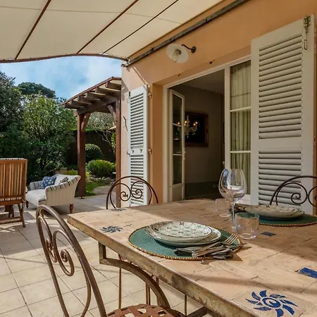 Maison Longagne- Jardin, Piscine, 2 Сasa de vacaciones Gassin